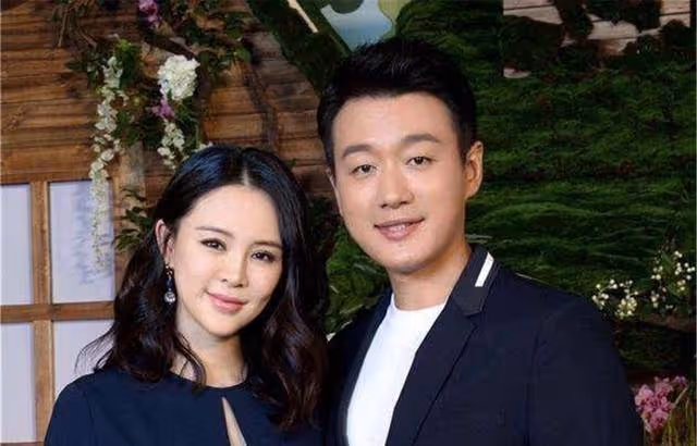 出道21年對大學老師一見鍾情,結婚12後,如今兩個女兒都是高級臉