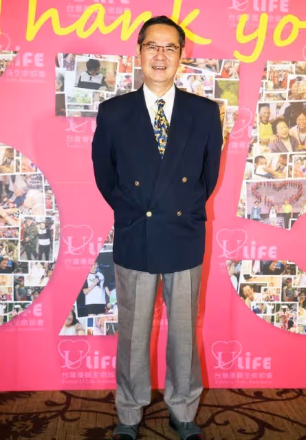 巴戈培養2兒成學霸,退休生活曝光獨住170多坪大豪宅愜意養老,天天種花養魚不孤單,歎:很陶醉現在的輕鬆生活