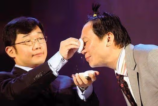 曾與牛群馮鞏齊名,成名後甩師傅,侮辱黃家駒,如今銷聲匿跡