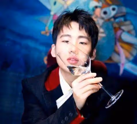 郭麒麟親生母親,20年前拋棄郭德綱,如今在日本生活的怎麼樣了