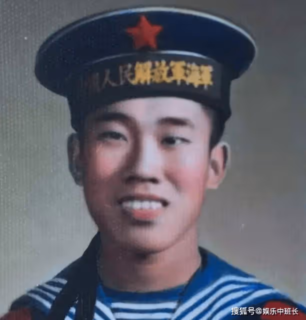 「歪嘴醜男」杜旭東，年輕時帥到逆天，和妻子相愛30年零緋聞