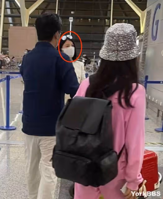 李湘離婚後和前夫首同框!王詩齡暴瘦 書包近3萬
