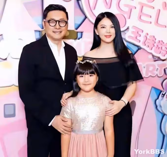 李湘離婚後和前夫首同框!王詩齡暴瘦 書包近3萬