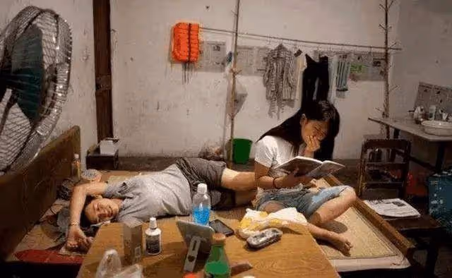 橫店女群演生存現狀堪憂,個個高顏值好身材,一天90塊看了心疼