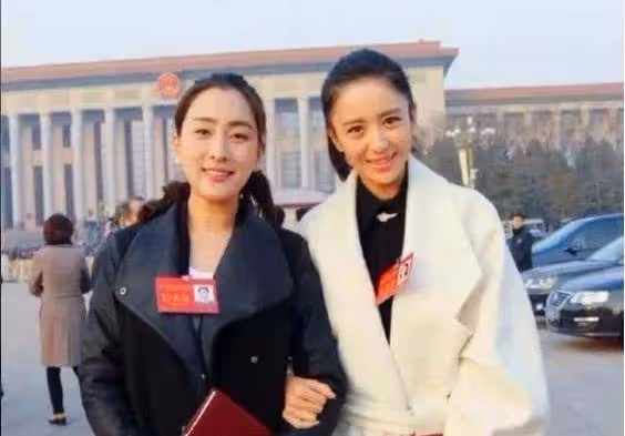 明星網民大會堂開會不許化妝，終於暴露真實顏值，楊洋讓人想不到