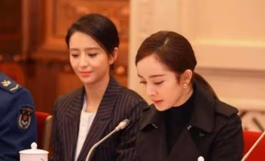 明星網民大會堂開會不許化妝,終於暴露真實顏值,楊洋讓人想不到