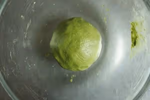 抹茶芋泥月餅：酥皮形態，曲奇外殼！