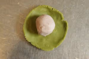 抹茶芋泥月餅：酥皮形態，曲奇外殼！