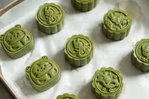 抹茶芋泥月餅：酥皮形態，曲奇外殼！