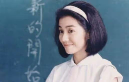 鐘楚紅:劉德華心中的理想妻子,放棄事業為愛隱退,相敬如賓二十年,丈夫彌留之際勸她另覓良人,她卻發誓終身不嫁