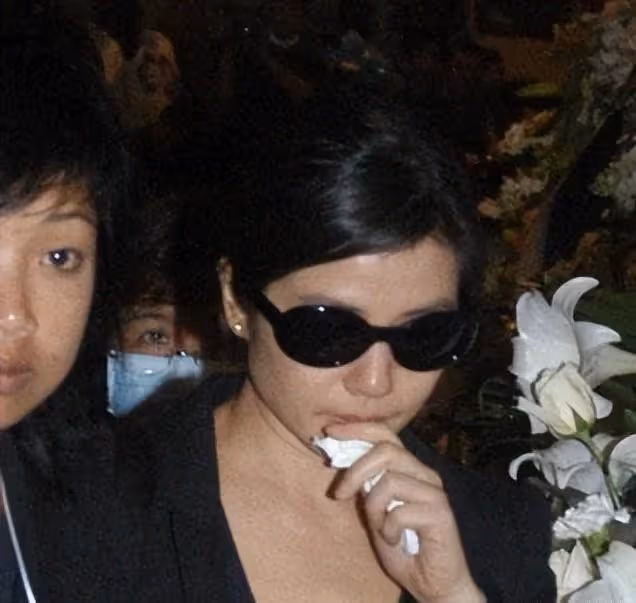 鐘楚紅:劉德華心中的理想妻子,放棄事業為愛隱退,相敬如賓二十年,丈夫彌留之際勸她另覓良人,她卻發誓終身不嫁