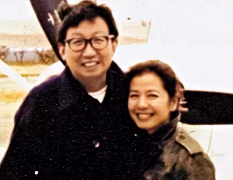 鐘楚紅：劉德華心中的理想妻子，放棄事業為愛隱退，相敬如賓二十年，丈夫彌留之際勸她另覓良人，她卻發誓終身不嫁