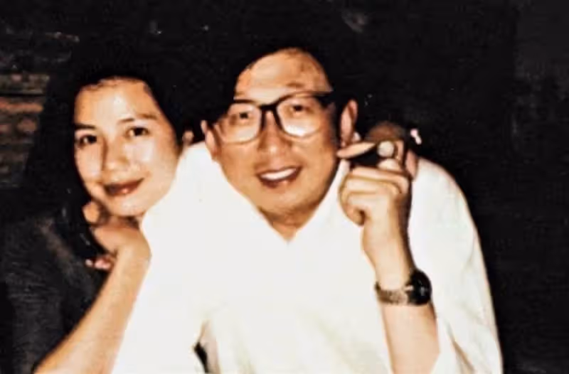 鐘楚紅：劉德華心中的理想妻子，放棄事業為愛隱退，相敬如賓二十年，丈夫彌留之際勸她另覓良人，她卻發誓終身不嫁