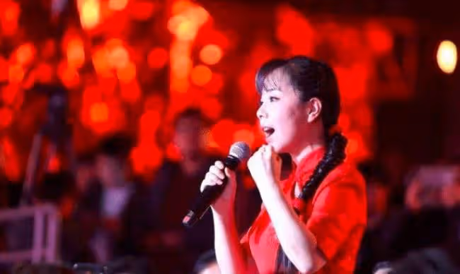 她是國家一級演員 因買不起房回到農村如今...