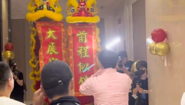 成龍花4000萬買江景豪宅 屋內多處鑲有黃金