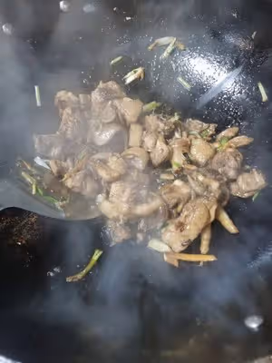 家常香菇燜雞