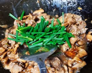 家常香菇燜雞