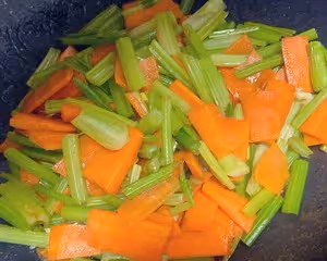 ✅第5道快手低脂菜🥕清脆爽口的芹菜炒胡蘿蔔✨