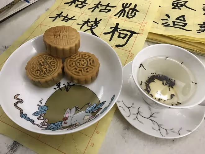 75克蛋黃蓮蓉月餅