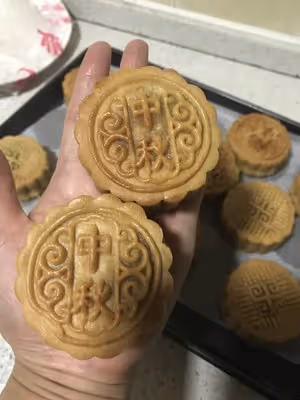 75克蛋黃蓮蓉月餅