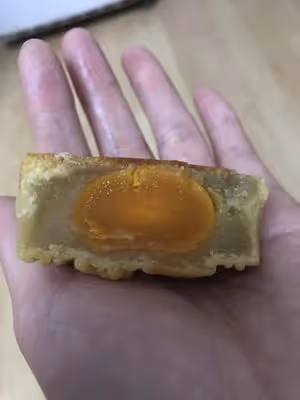 75克蛋黃蓮蓉月餅