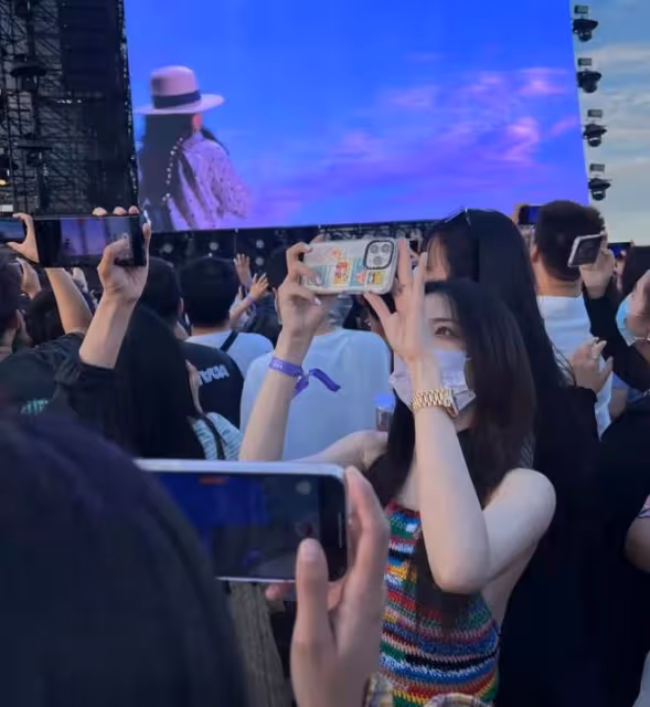 27歲徐璐被偶遇!穿大露背弔帶秀性感身材,上衣約8000手錶超45萬