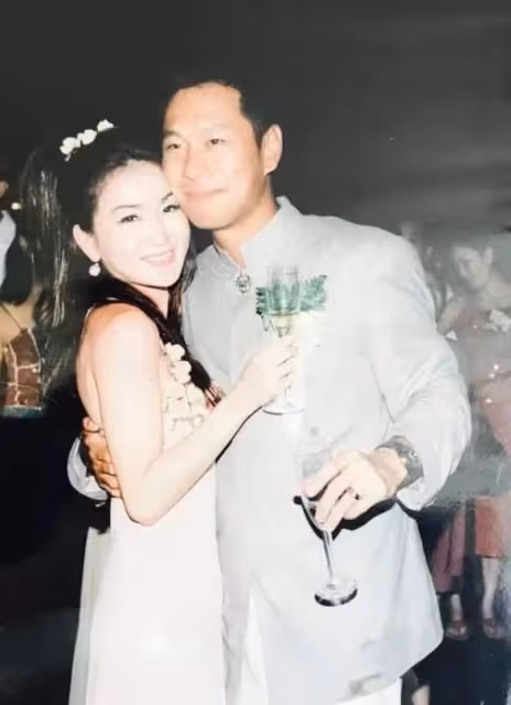 她因家境困難差點被母親送走,溫碧霞這個「貧民窟」走出來的女星,把養子當親生,55歲怎麼就成為人生贏家了