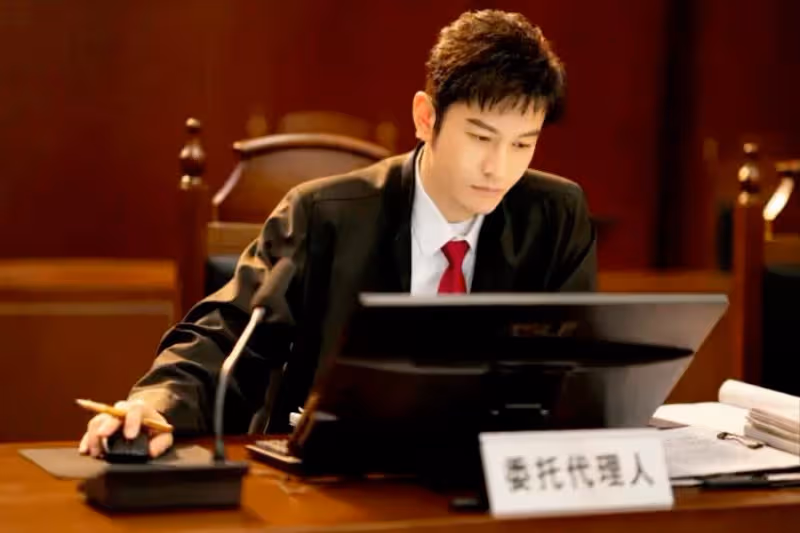 與楊穎離婚7個月,黃曉明新劇開播「狀態大變」,網友齊呼:不油了