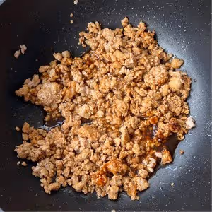 比布丁還要嫩，老少皆宜的肉沫蒸蛋