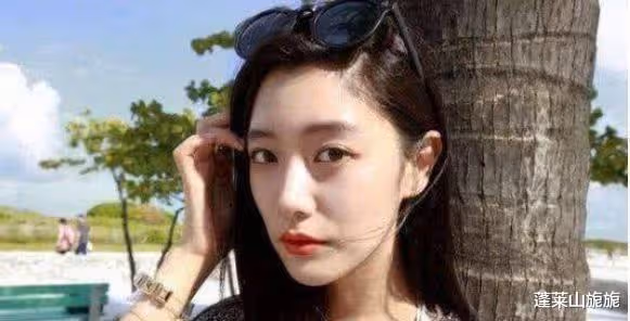 她是「亞洲第一美女」,本以為太美而無人敢追,原來早已嫁人為妻