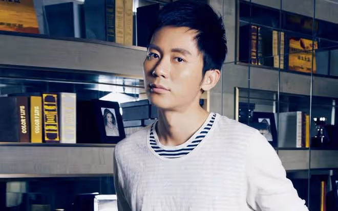 之前查無此人,戀愛後一夜爆紅,這8位男星分手後都「糊」了