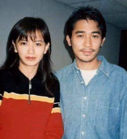 55歲曾華倩「素顏逛街」被拍!面容憔悴「難逃中年脫髮危機」,退圈多年變普通路人樣,網友感歎:歲月催人老
