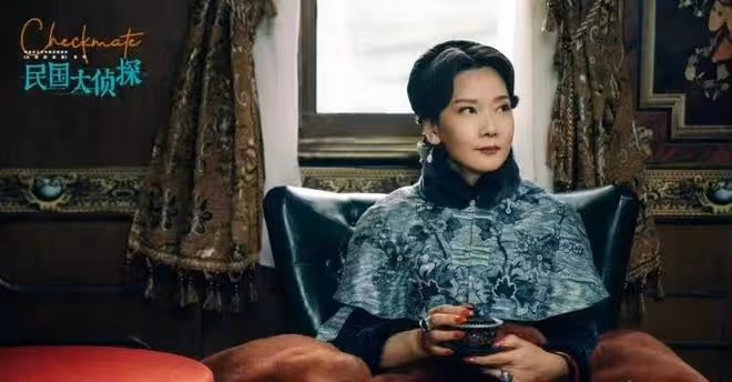 59歲何賽飛再登央視!身姿婀娜風韻猶存,與小19歲黃聖依同台不輸