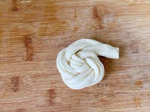 蓬鬆暄軟｜好看又好吃的咸香花捲