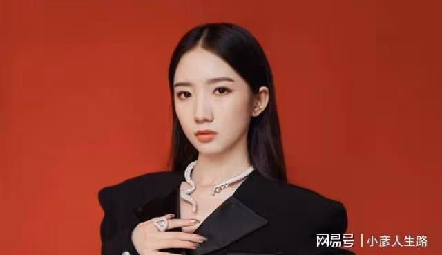 孟美岐曝光通話錄音,再次否認插足別人的感情,但證據疑似錘自己