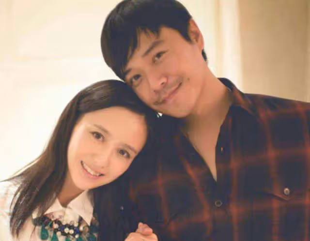 陳思誠與網紅二驢聚會!摟著長發美女滿臉笑,放飛自我被批掉價