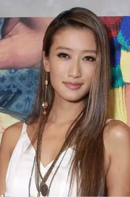 謝家唯一「清醒」的人:37歲做單親媽媽,原生家庭的痛不給下一代