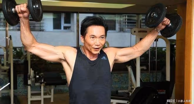 受功夫大佬青睞，被李連杰稱讚，鄒兆龍卻聲稱李連杰沒真功夫