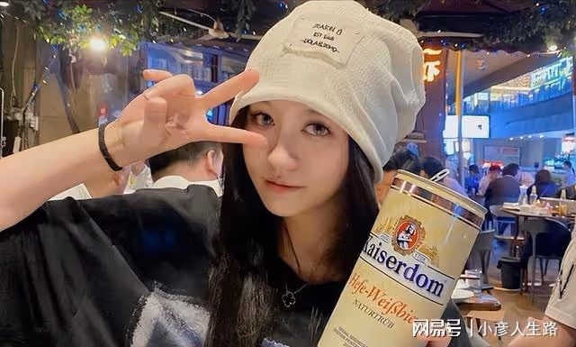 24歲美女網紅周思廷去世,急性消化道大出血致休克,生前胃不好