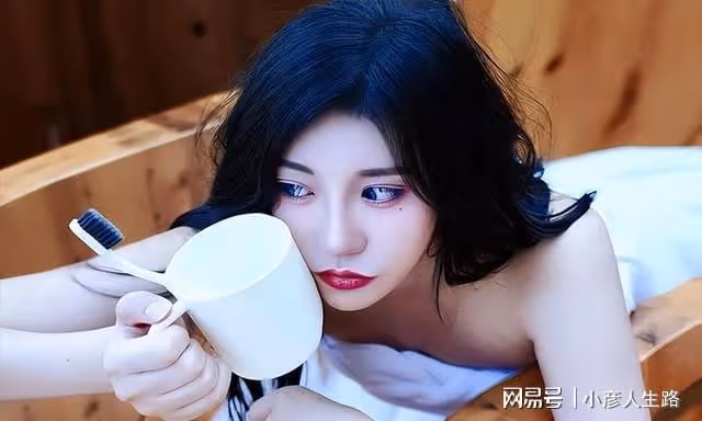 24歲美女網紅周思廷去世,急性消化道大出血致休克,生前胃不好
