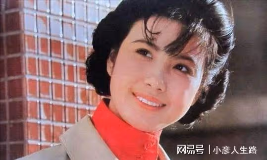 吳玉華:想要孩子決定離婚,再遇畫家生倆娃,一兒一女晚年幸福