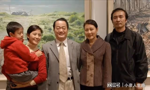 吳玉華:想要孩子決定離婚,再遇畫家生倆娃,一兒一女晚年幸福