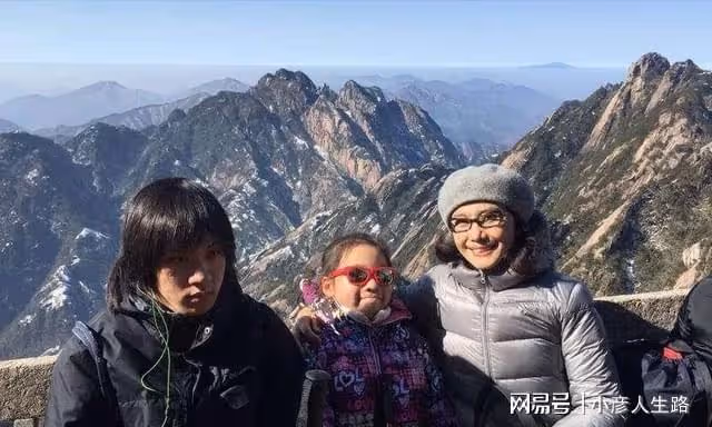吳玉華:想要孩子決定離婚,再遇畫家生倆娃,一兒一女晚年幸福