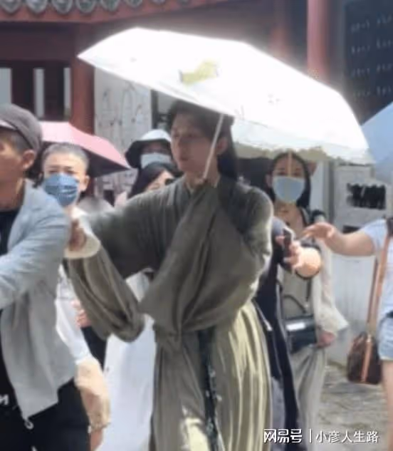 蓮花樓劇組工作人員打人?官微發文致歉:第一時間將打人者開除
