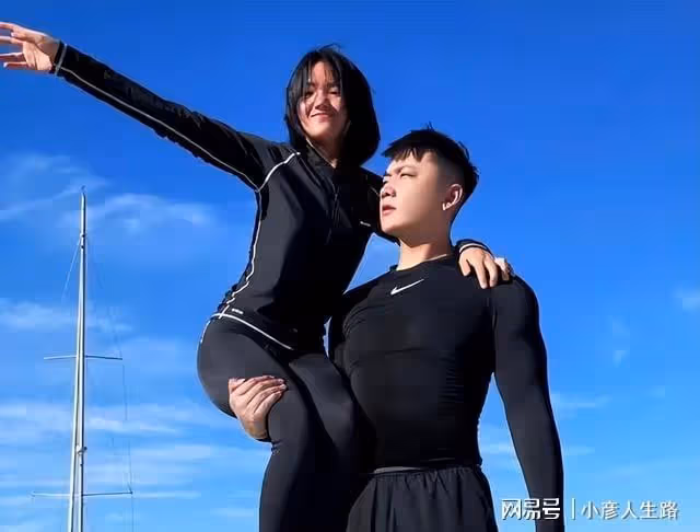 崔晉單手托李勒優,感慨兄妹倆是互相救贖,UU親爸出獄時間引熱議