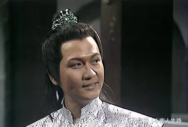 一眾港星聚會!李龍基攜小40歲妻子參加,70歲「花滿樓」一頭黑髮