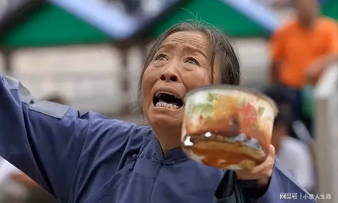 張少華:一生住小房子,去世前拚命拍戲,為清華高材生兒子還房貸