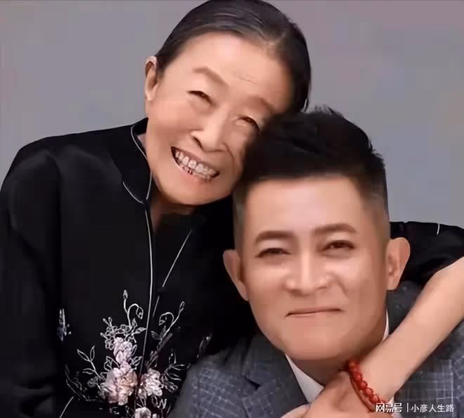 張少華:一生住小房子,去世前拚命拍戲,為清華高材生兒子還房貸