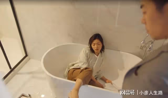 《簡言的夏冬》出圈理由:朱亞文的蘇,萬茜的臉,張萌的穿搭!
