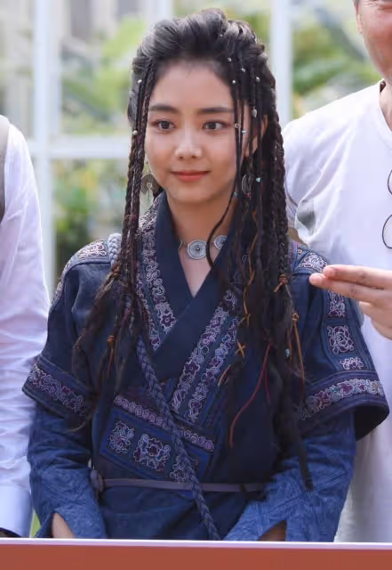 譚松韻歐豪因戲結緣,戀情曝光,譚松韻微博霸氣回應!